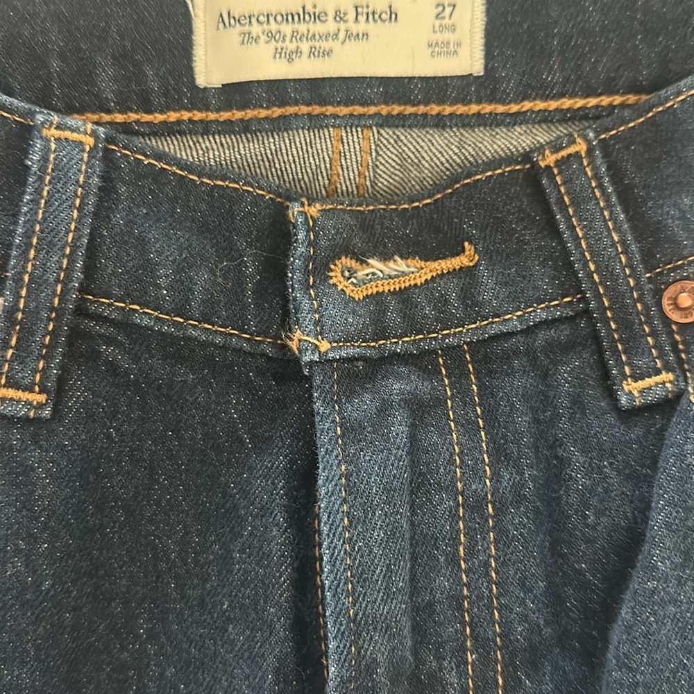 Abercrombie & Fitch women’s the 90s relaxed jeans